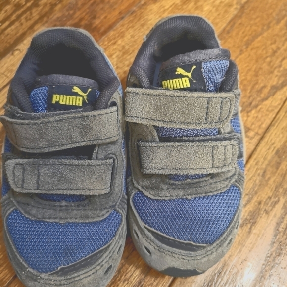 PUMA Baby Runners Size 6, 2 Pairs (Black Ones Fits Like a 5) - Picture 4 of 7
